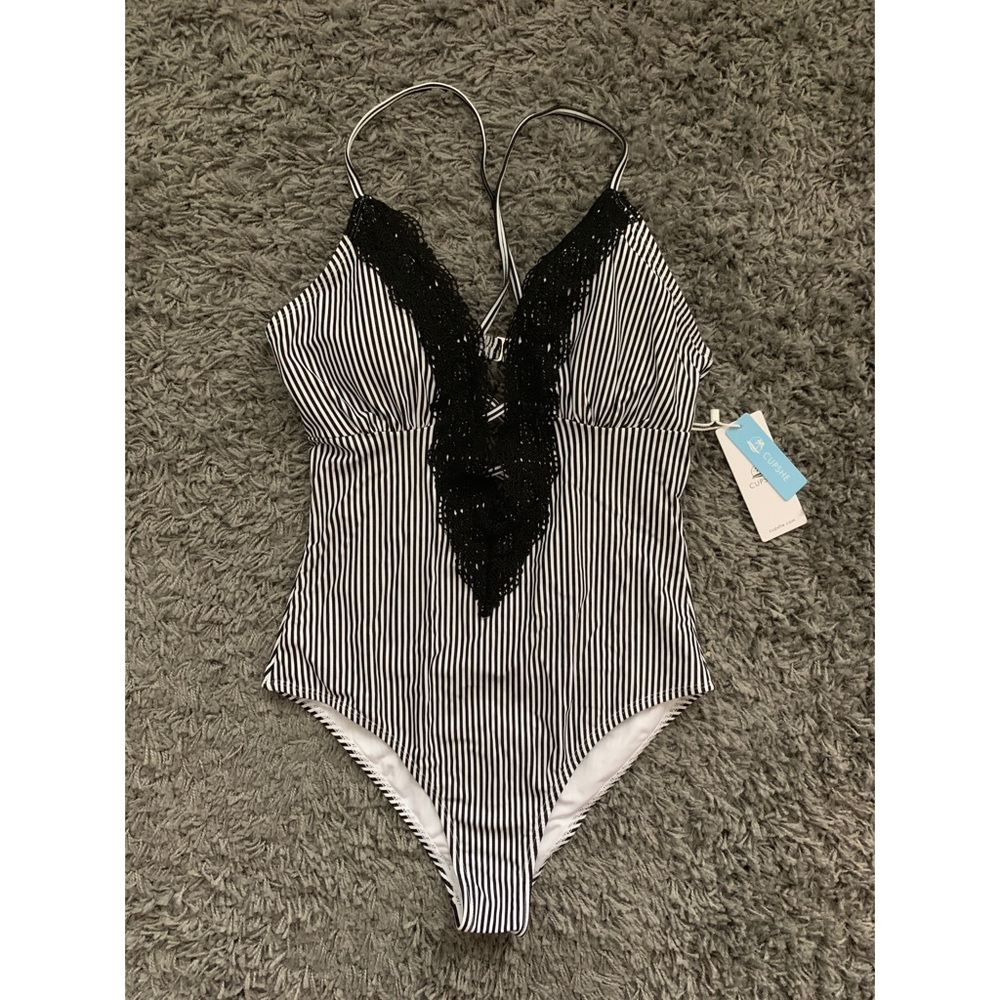 Cupshe Black and White Striped One-Piece Swimsuit with Lace V-Neck